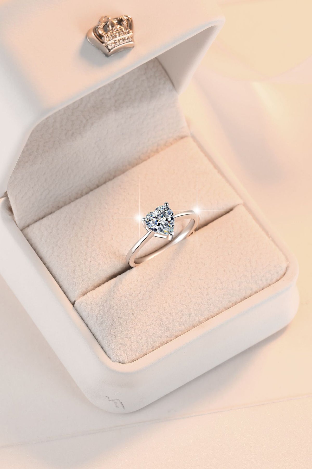 Heart-shaped Moissanite Ring – S925 Sterling Silver 1-Carat Ring; Stylish, Sweet, and Minimalist (GRA Certified)